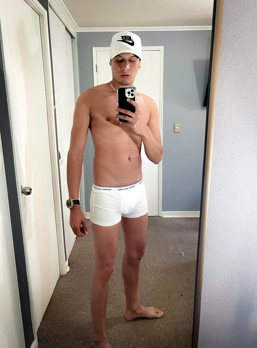 HaroenJose's tweet photo. Aburrido 🥺 algún Plan? 🔥 https://t.co/AS6qqYj27l