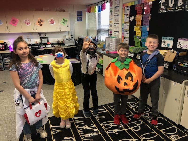 MrsPartridge2nd's tweet photo. Students chose what they wanted to do for spirit days until the end of the year. Yesterday was costume day! https://t.co/FiVBmnmxwY