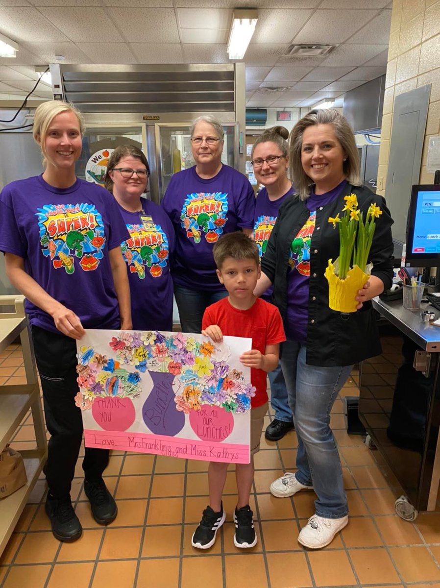 MurrayPreK's tweet photo. Happy School Nutrition Hero Day! We just wanted to take a moment and thank these beautiful ladies for all they do for our students and staff 🍓🥒🍉🥦🫐🥕🍇🌽🍌🫑🍎🍐🍊🍋🍍 https://t.co/3czdt0WVyC