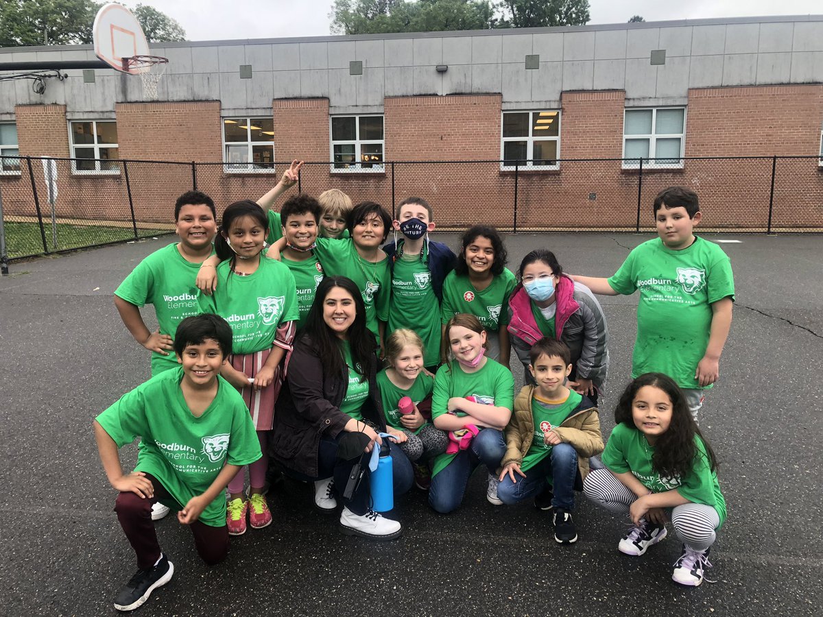 WoodburnES_3rd's tweet photo. We love our new tshirts! Thank you @PtaWoodburn 💚 https://t.co/AuIAK6g4U7