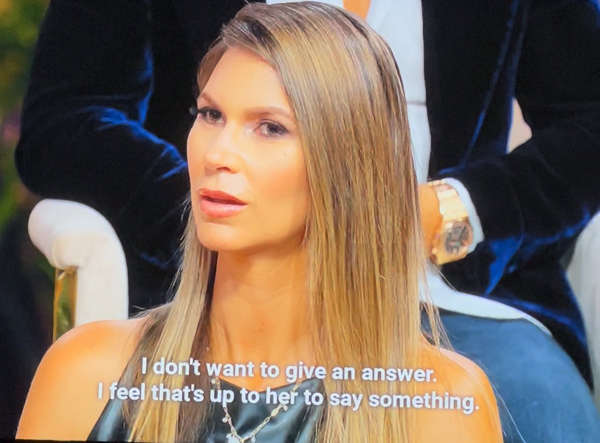 onlyjoekin_'s tweet image. I am LIVING for Maya becoming the confused math lady meme when Chrishell was explaining who she’s dating 💀 #sellingsunsetreunion #sellingsunset