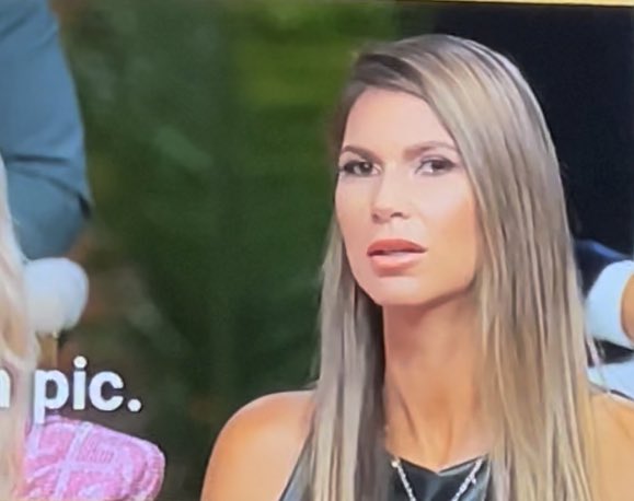 onlyjoekin_'s tweet image. I am LIVING for Maya becoming the confused math lady meme when Chrishell was explaining who she’s dating 💀 #sellingsunsetreunion #sellingsunset