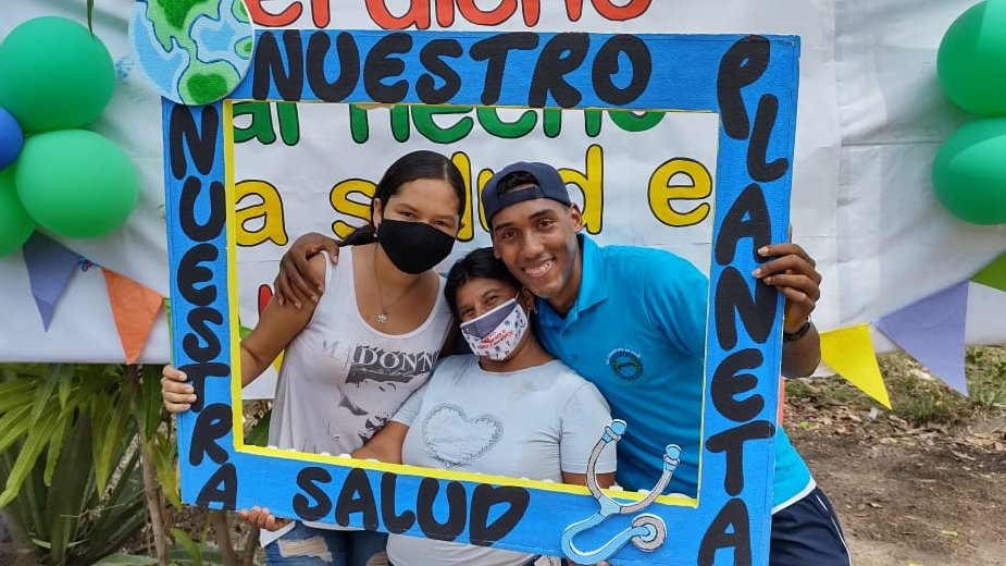 OIMColombia's tweet photo. En #Arauca con la ESE Jaime Alvarado y Castilla, realizamos un taller sobre alimentación saludable para sensibilizar a nacionales 🇻🇪 y 🇨🇴 sobre la importancia de una dieta equilibrada para que el cuerpo tenga la energía y nutrientes necesarios.
@StatePRM 
#GIFMMContigo https://t.co/vPiOyJ8ppw