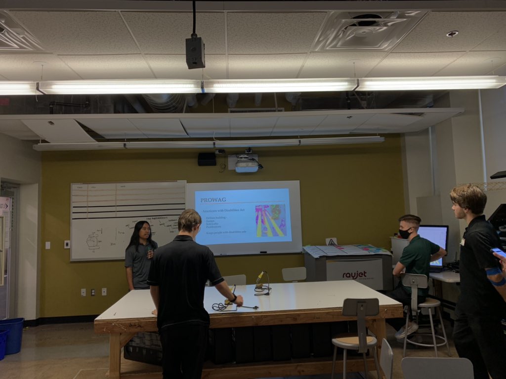 LGuerrero_MET's tweet photo. Continuing to practice for our presentation for Chris Lemka on May 12th! #PeoriaMET #PeoriaMETEng https://t.co/q5GGlX9Ly8
