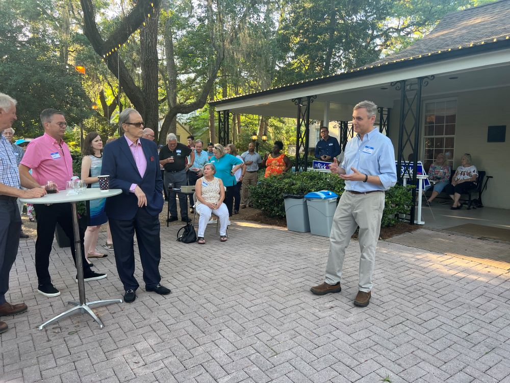 .<a href="/RickMinorFL/">Rick Minor for County Commission</a> talks $27M stadium vote at campaign event

Reporting by <a href="/TristanDWood/">Tristan Wood</a>

flapol.com/3P30yD3

#FlaPol #TLHpol