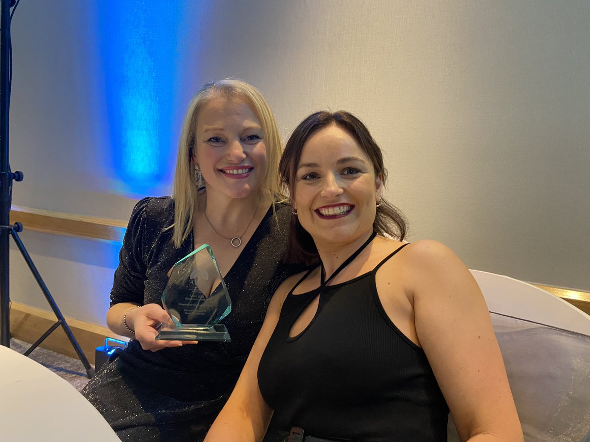 UHCW_COPDteam's tweet photo. We only went and won respiratory team of the year! @ARNS_UK @NicholaB662 @fab_gal @DymphnaMedlock #ARNS25 #respteamoftheyear @VanessaMC_uhcw @nhsuhcw https://t.co/nS1w1RG63h