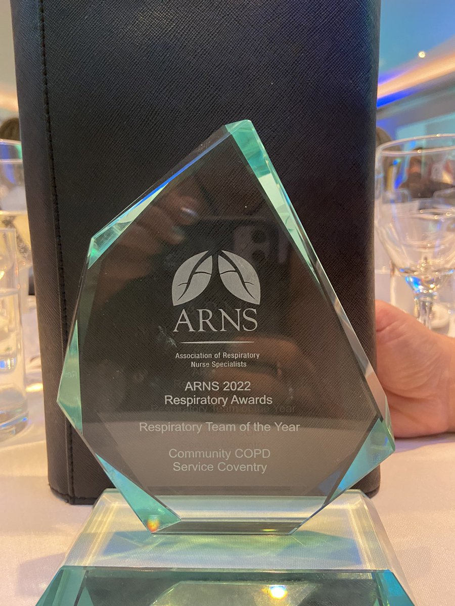 UHCW_COPDteam's tweet photo. We only went and won respiratory team of the year! @ARNS_UK @NicholaB662 @fab_gal @DymphnaMedlock #ARNS25 #respteamoftheyear @VanessaMC_uhcw @nhsuhcw https://t.co/nS1w1RG63h