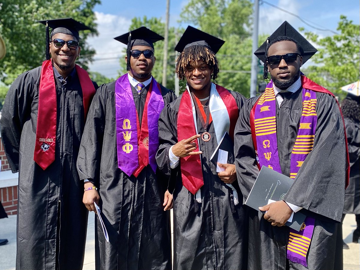 LRBearsFootball's tweet photo. 𝐏𝐥𝐚𝐲 𝐇𝐚𝐫𝐝, 𝐖𝐨𝐫𝐤 𝐇𝐚𝐫𝐝𝐞𝐫 🎓🐻🎓 https://t.co/TDF573b8Gt