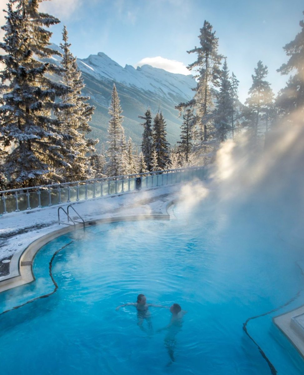 Why not treat Mom to a Spa-aaaah weekend getaway? The Banff Upper Hot Springs are 100% naturally flowing and geothermically heated. Rich in naturally occuring minerals, these springs have been used for centuries to heal the mind and body!

📸 <a href="/banfflakelouise/">Banff & Lake Louise Tourism</a>