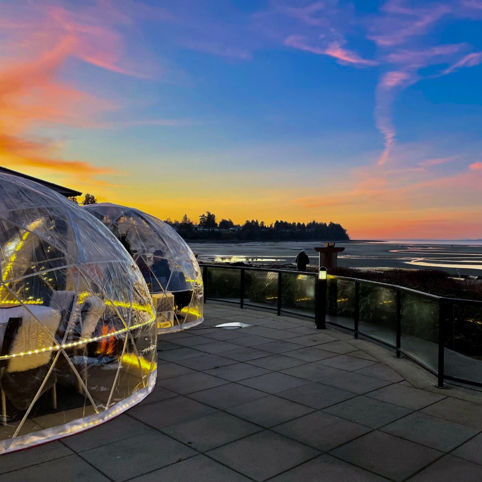 Endless Sunsets are a given when you're on a beach that stretches for kilometres 💞