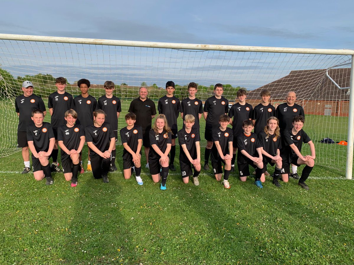 dedman1981's tweet image. New training tops have arrived for @BrackleyAthletc u14’s. Proud to sponsor a fantastic group, who have come so far this season. Credit to @tonto1313 and James