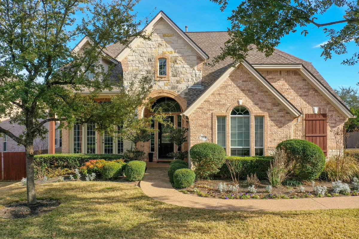 ThomasATXCo's tweet photo. Homey
•
#realestate #realtor #atx #atxrealestate #htxrealtor #texasrealestate #texasrealtor #buy #sellingsunset #home #homesweethome #austin #houstonrealtor #lakeaustin https://t.co/Y9nz7nP1iE