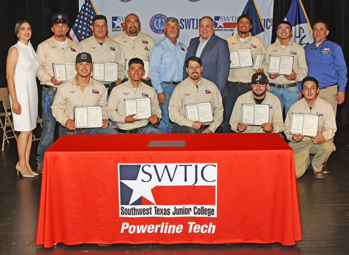 ArceTony's tweet photo. Congratulations to the 2022 SWTJC Powerline Tech grads and thanks for the invitation to represent AEP Texas as a speaker at todays ceremony. #swtjc #lineworkers #aeptexas #safety https://t.co/THlfqb2UDT