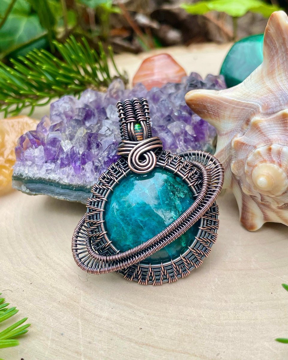 WickedWireCraft's tweet photo. There are som new pendants available on the website! 🥰 https://t.co/BbWla7Bf1a