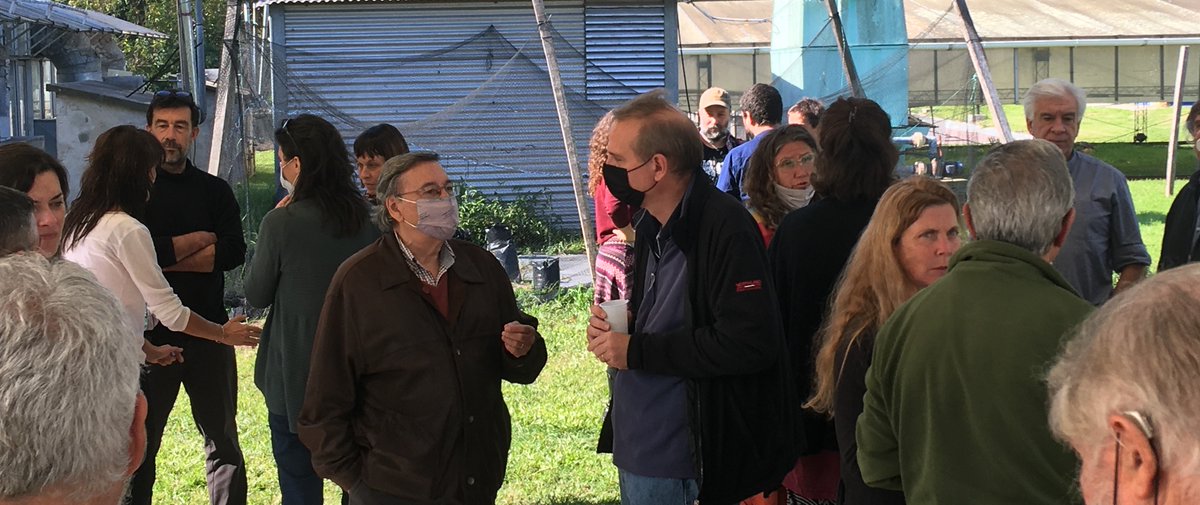 Compartimos una muy linda jornada académica en <a href="/ifevaok/">IFEVA</a> y @FAUBA_oficial para celebrar las contribuciones del "maestro" Rodolfo Sánchez a la Fisiología Vegetal. <a href="/MartinOesterhel/">Martin Oesterheld</a> <a href="/M_VeronicaArana/">@VeronicaArana.bsky.social</a> <a href="/gabyplantbio/">Gabriela Auge</a> <a href="/cagnola_juan/">Juan Ignacio Cagnola</a>
