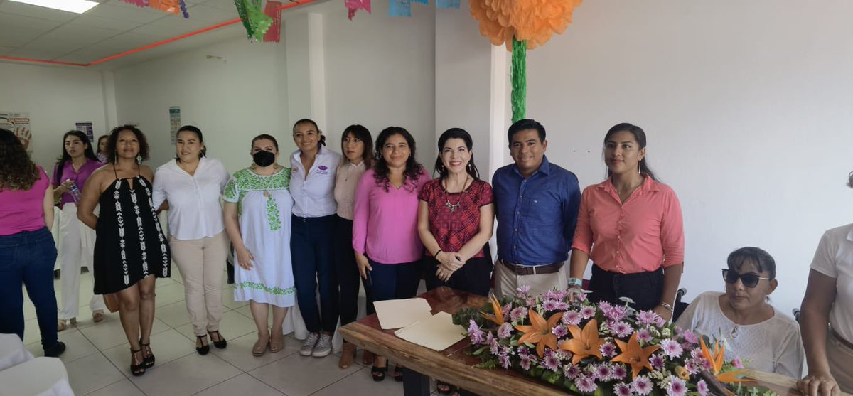 anavasquezc's tweet photo. Inauguramos la Instancia Municipal de las Mujeres de Santa María Huatulco, que con su titular, Arely Alderete Galán y tres profesionistas del Centro para el Desarrollo de las Mujeres, apoyarán la construcción de la igualdad y acciones de prevención de la violencia de género https://t.co/YsFzDA65AO