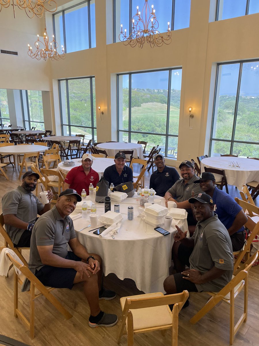 NFLAlumniAustin tweet media