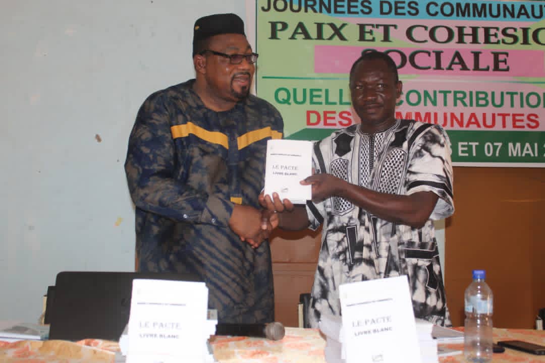 MCCAT_BF's tweet photo. Promotion du dialogue social: le MCCAT à travers la Direction Provinciale en charge de la Culture des Arts et du Tourisme de la province de la Bougouriba, en collaboration avec le groupe d'action Cluster, organise du 6 au 7 mai 2022, les journées des communautés, à Diébougou. https://t.co/LxfaBugPnj