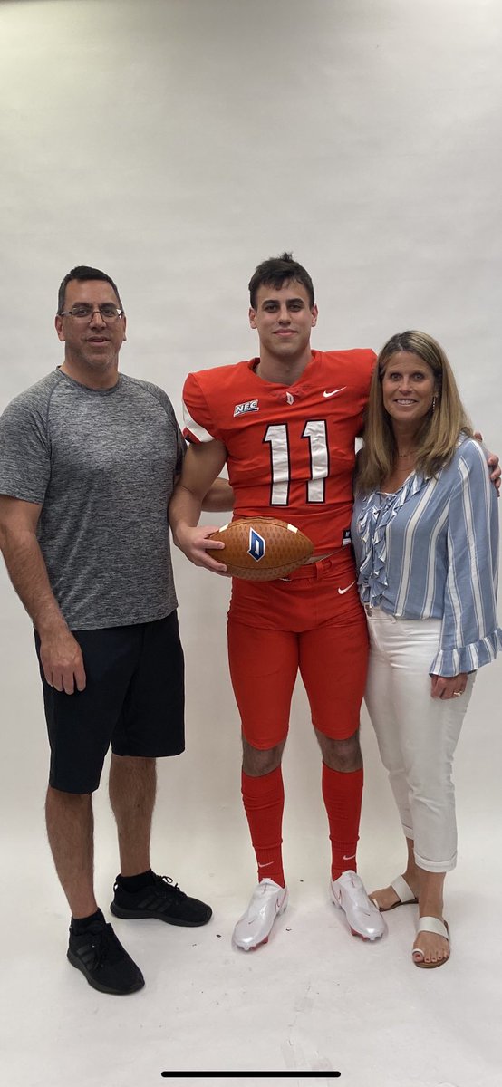 Humbled to receive a D1 offer from Duquesne University🔴⚪️‼️Thank you @CoachGribbin and <a href="/CoachMikeCraig/">Michael Craig</a> and the rest of the staff for having my parents and I on campus today.
