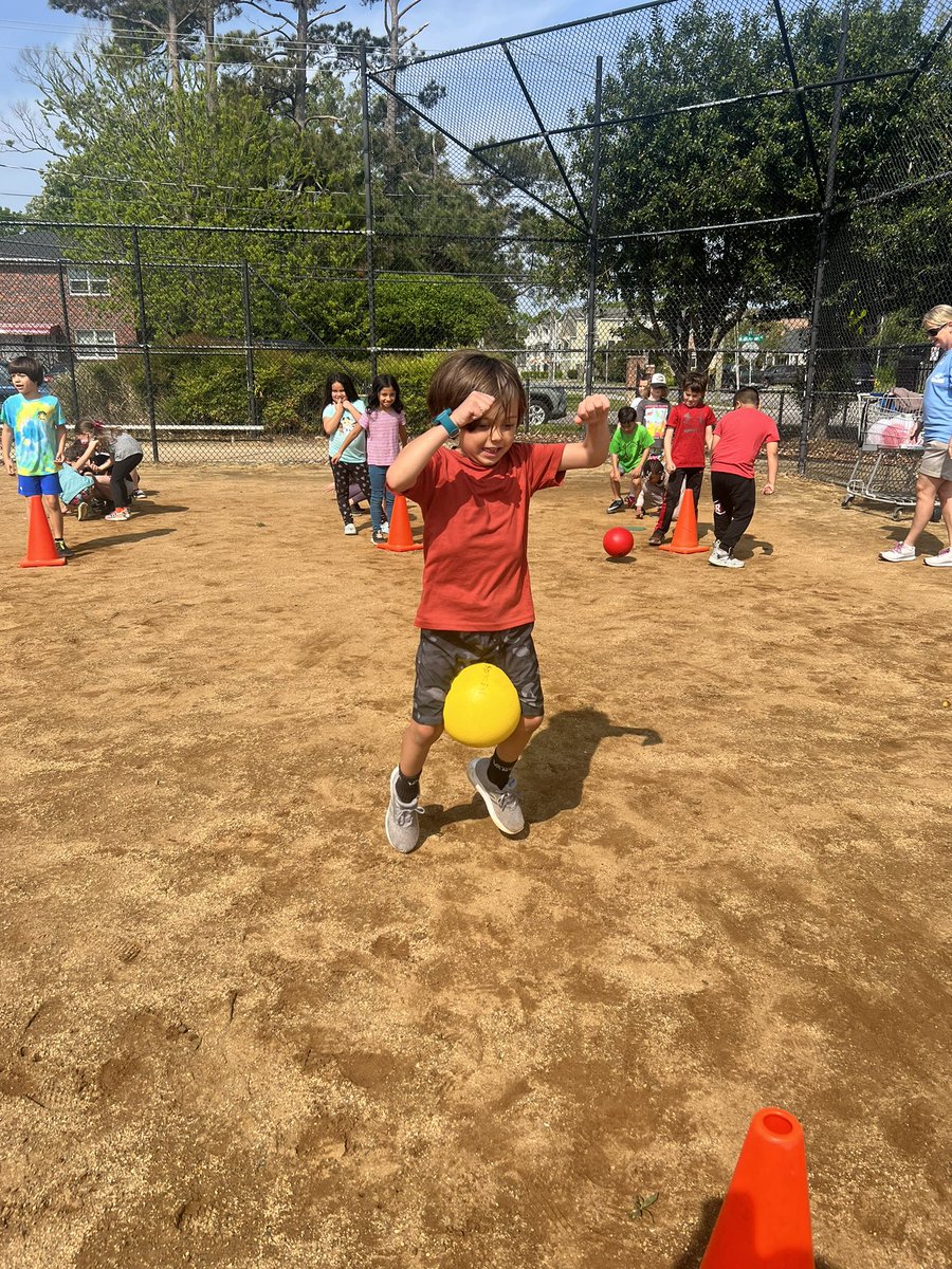Field Day is back and it was amazing!!! So exciting to see all the #casadecooke kids, parents, and teachers having the time of their life!! Nice work PE department! <a href="/WTCookeSchool/">WT Cooke School</a> <a href="/WTSeahawksPE/">Jerry Brown</a> <a href="/KinzelAlexa/">alexa kinzel</a> <a href="/primarypeeps/">ginger johnston</a>
