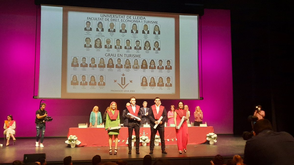 ndaries_uoc's tweet photo. Orlas 2022, Encantada y muy orgullosa de mis chic@s
#FDET 
#UDL https://t.co/HHNR0e3TuA