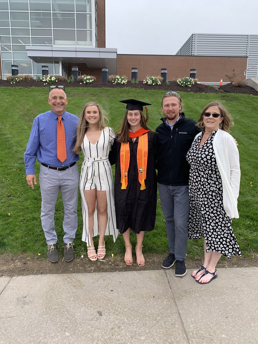 Elisabe10237014's tweet photo. congrats @jesswagner12 we’re so proud of you! #RITGrad https://t.co/YP9Rmx4X7E