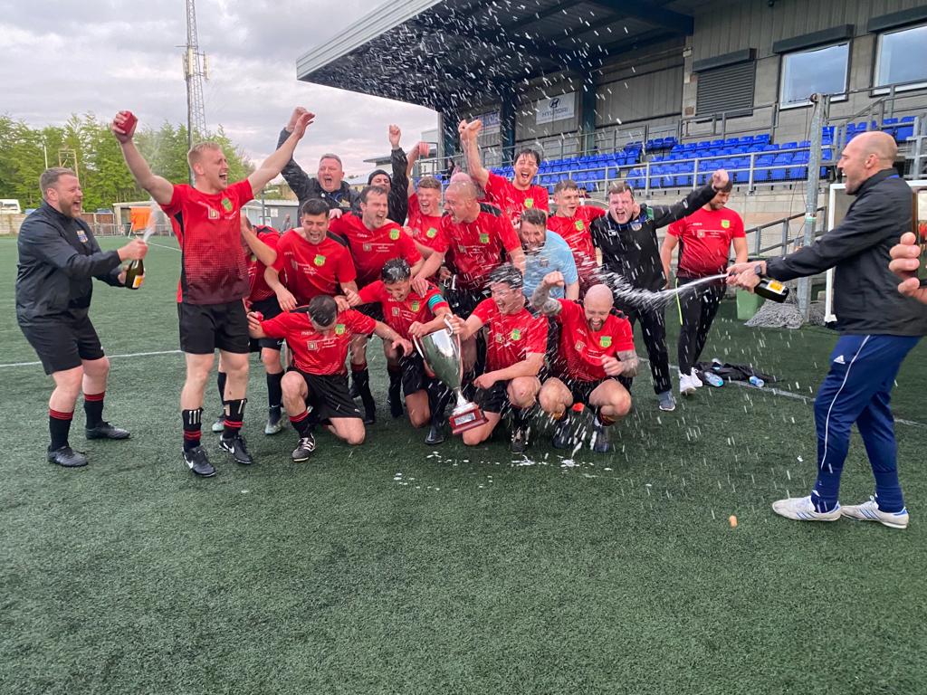 Cup winners cup champions and league champions for the <a href="/hanlonFC_the/">The Hanlon F.C</a> boys &amp; Sunderland do the business against sheff wed. What a fucking Friday