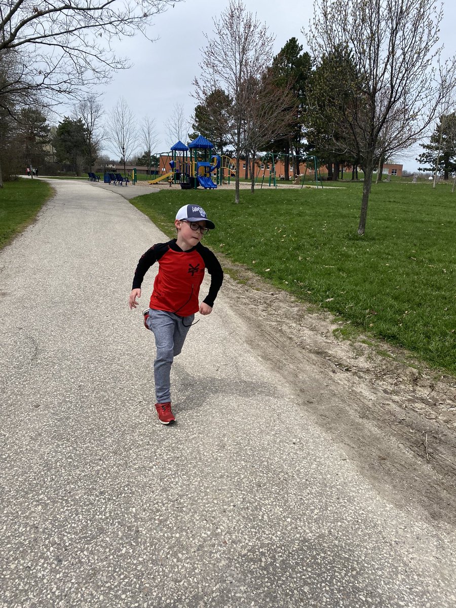 ret1974's tweet photo. #2KLoop in the @MasseyStreet_PS forest Grade 2s and 3s today. #DPAinPDSB @PeelSchools @hpe4pdsb https://t.co/YMSEMTUkUH