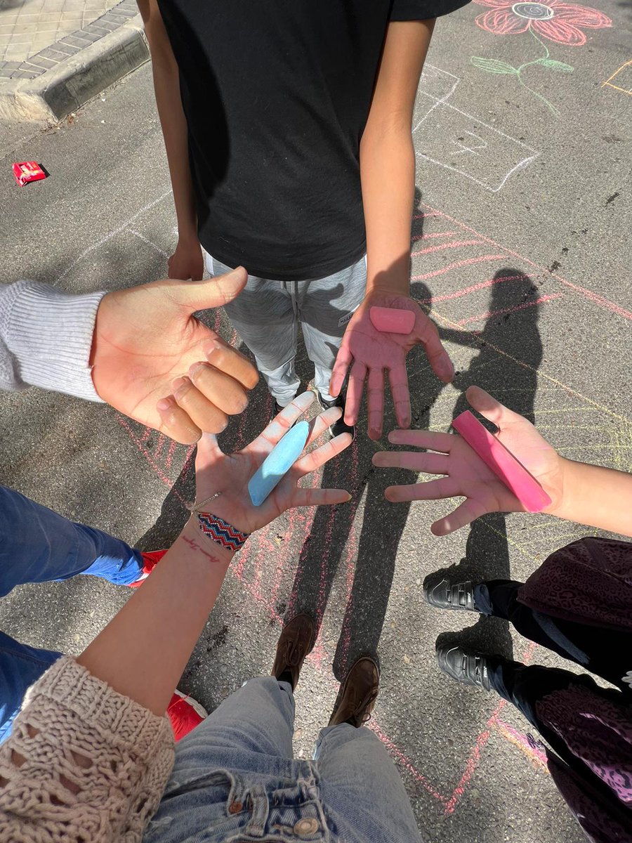MXCLourdes's tweet photo. Maravillosa jornada de #RevueltaEscolar, celebrando nuestro aniversario, reivindicando #streetsforkids, espacios seguros,menos contaminados y amigables con la infancia. Gracias!
@LourdesFUHEM @afalourdes @aso_almalatina @ScoutPlaneta @RevueltaEscolar https://t.co/gu3Kb3hlk3