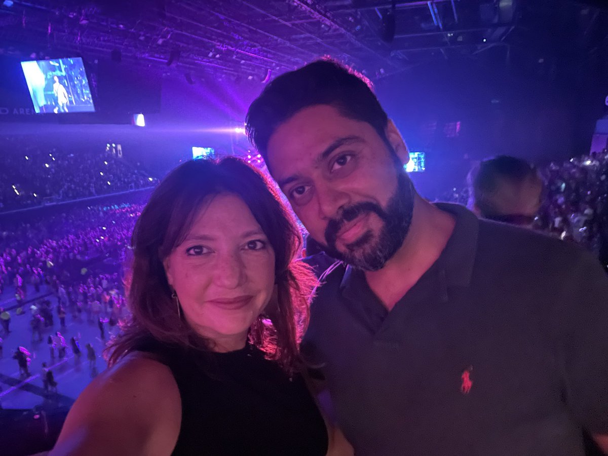 MarcyGrossman's tweet photo. “Shabbat Shalom, Adam Levine!” And other things overheard at the Etihad Arena tonight. Gratitude to @zaedmaqbool and the “Canadian Mafia” @LiveNationME for the awesome event. Live music!!! https://t.co/8vRNObb8xP