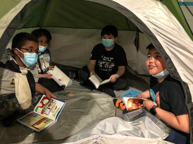 BGCAlaska's tweet image. Boys &amp;amp; Girls Club of Tyonek volunteered at Tebughna School in Tyonek to host a 'Camp Read-a-Lot' family literacy night! The gym was transformed into a campground for literary adventure! ow.ly/cLnu50J1Je0

#CampReadALot #GreatFutures
