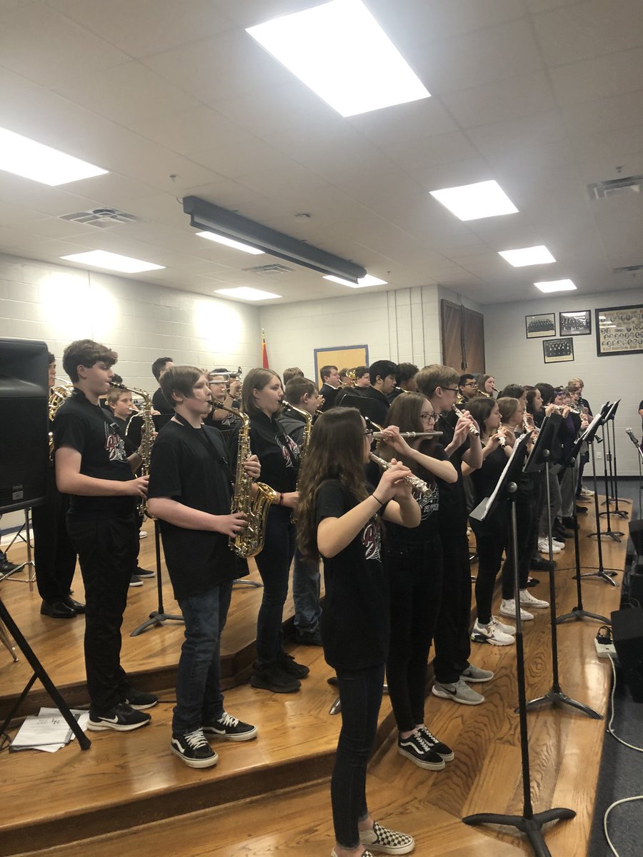 BandRobertson's tweet photo. Great visiting the 5th grade students at @ERESIndians on Thursday! Looking forward to having many of them join band as 6th graders! #WeAreRCSTN #Robcofinearts https://t.co/lkUWa7oiVz