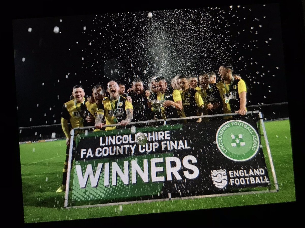thejakewhiteley's tweet photo. Congrats to @WybertonFC, winners of the 21/22 @LincolnshireFA #JuniorCupFinal after a comprehensive 7-0 victory over @MoultonHFC at @bostonunited’s #JakemansStadium tonight. Well played both teams; great, vocal turnout!… 👏🏿👏🏽👏🏻🏐 @Andrew_Clucas @SpaldingVoice https://t.co/W0UTGtbVao