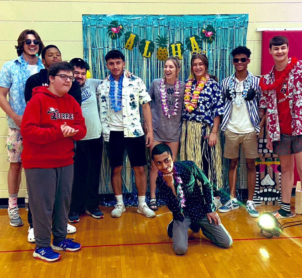 scottg1321's tweet photo. We had the best beach party today with @Logansport_FCA  and our #berrybuddies Love these kids!! https://t.co/AobXyO6WTG