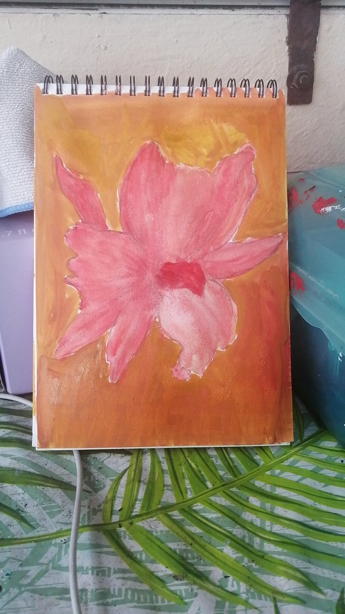 francis_n19's tweet photo. A la flor le puse #gouache vamos a ver como me queda cuando termine. 😍😍
#drawing
#drawinginprocess
#flower
#naturalezamuerta 🌸🌹🌺🌷🌻 https://t.co/68eCKLHV9j
