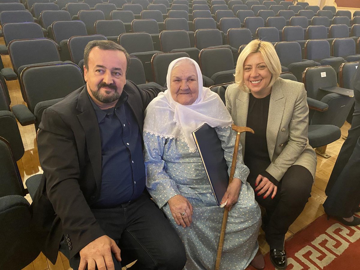 EditaDapo's tweet photo. Naša heroina, nana Fata Orlović ❤ https://t.co/KUWJVPM6NK
