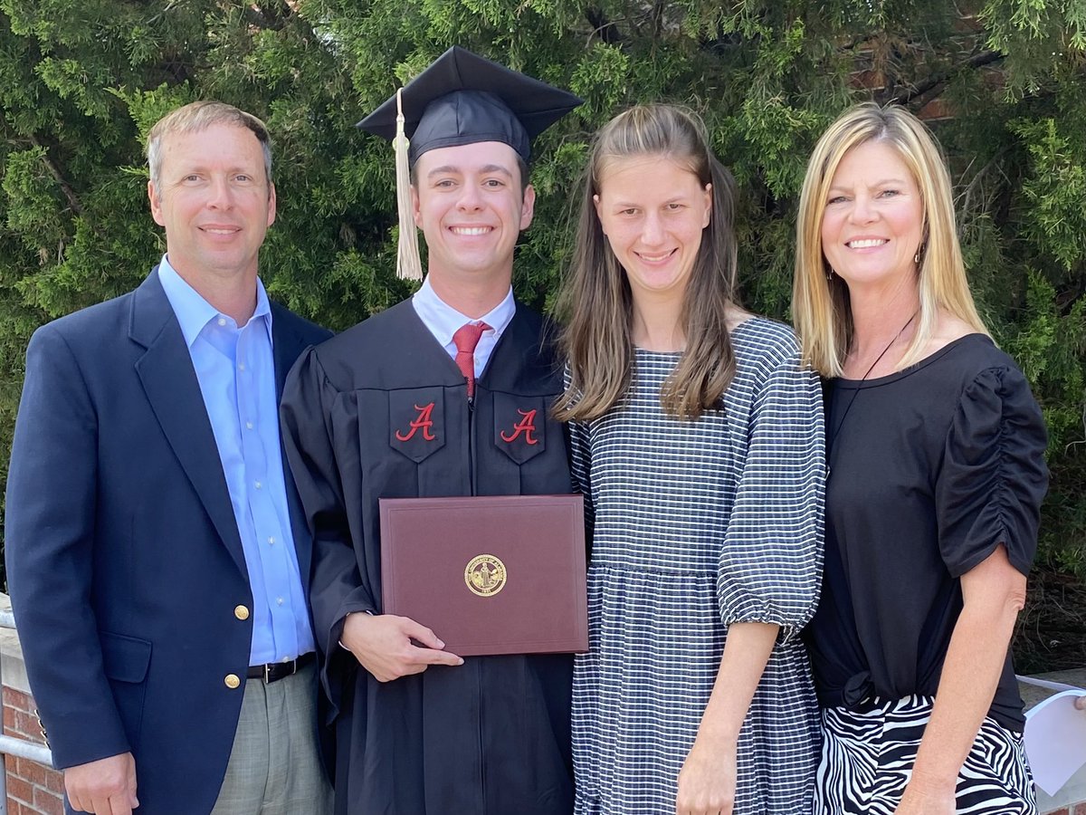 gsblabullock's tweet photo. So super duper proud of @BlakeKBullock!!!! He graduated today from The University of Alabama, Magna Cum Laude, with a BS in commerce and business administration!! Congratulations Blake!!! I am so very proud of you and love you so much!!!!! Roll Tide!!!! ♥️🐘👨🏻‍🎓♥️🐘👨🏻‍🎓 https://t.co/Ijwtn3RojI