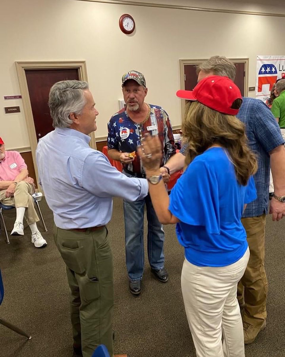 JodyHiceGA's tweet photo. Team Hice had an incredible time with members of the Lumpkin County Republican Party last night! Thank you to Chairwoman Katherine James for inviting us. We were honored to receive the endorsement of State Representative Will Wade! 

Let's #BootBrad and #RenewIntegrity! https://t.co/4jgjPcfjPX