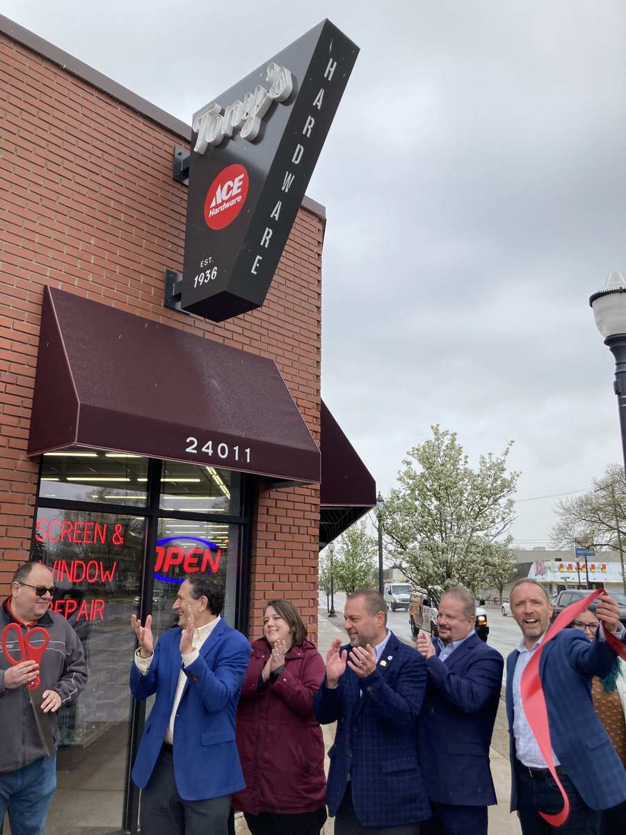 OakGovEO's tweet photo. I enjoyed celebrating the $300k reno of Tony's Ace Hardware in #MainStreetOC’s @mshazelpark today in @cityofhazelpark. Our own @AdvantageOak preservation architect, Ron Campbell, lent design services for this historic #OaklandCounty bldg.! Learn more:https://t.co/j9Ywb6hAV5 -Dave https://t.co/o8Q7icVY5C