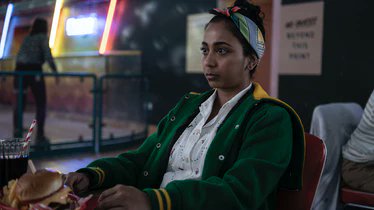 Undertheivys's tweet photo. 4 things about Killing Eve I don’t understand. https://t.co/WvQslJ5QVp