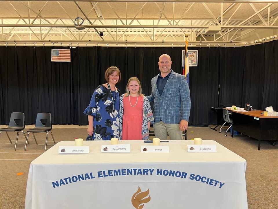 NickHoltvluwer's tweet photo. The stage was set…the students soared!
Our @MHEParker 6th Annual National Elementary Honor Society (#NEHS) Induction ceremony was a huge success!
Thanks to @BrittnieCoveney for being our Keynote Speaker! #LoveMHE #StickWithKindness https://t.co/2urUMhvbHK