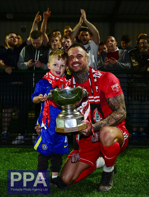 ppauk's tweet photo. Pictures of the day go to @KaiFish68226335 with his son.  This is what football is all about 🥰💖 Congratulations to @BidefordAFC who win Devon Bowl against @OfficialECFC in a penalty shoot out @devon_fa  #heroofthehour @NorthDevonLive_ @ExEchoSport 🏆🥂🥳🍾⚽️ https://t.co/fDtxEax0ml