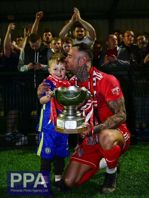 ppauk's tweet photo. Pictures of the day go to @KaiFish68226335 with his son.  This is what football is all about 🥰💖 Congratulations to @BidefordAFC who win Devon Bowl against @OfficialECFC in a penalty shoot out @devon_fa  #heroofthehour @NorthDevonLive_ @ExEchoSport 🏆🥂🥳🍾⚽️ https://t.co/fDtxEax0ml