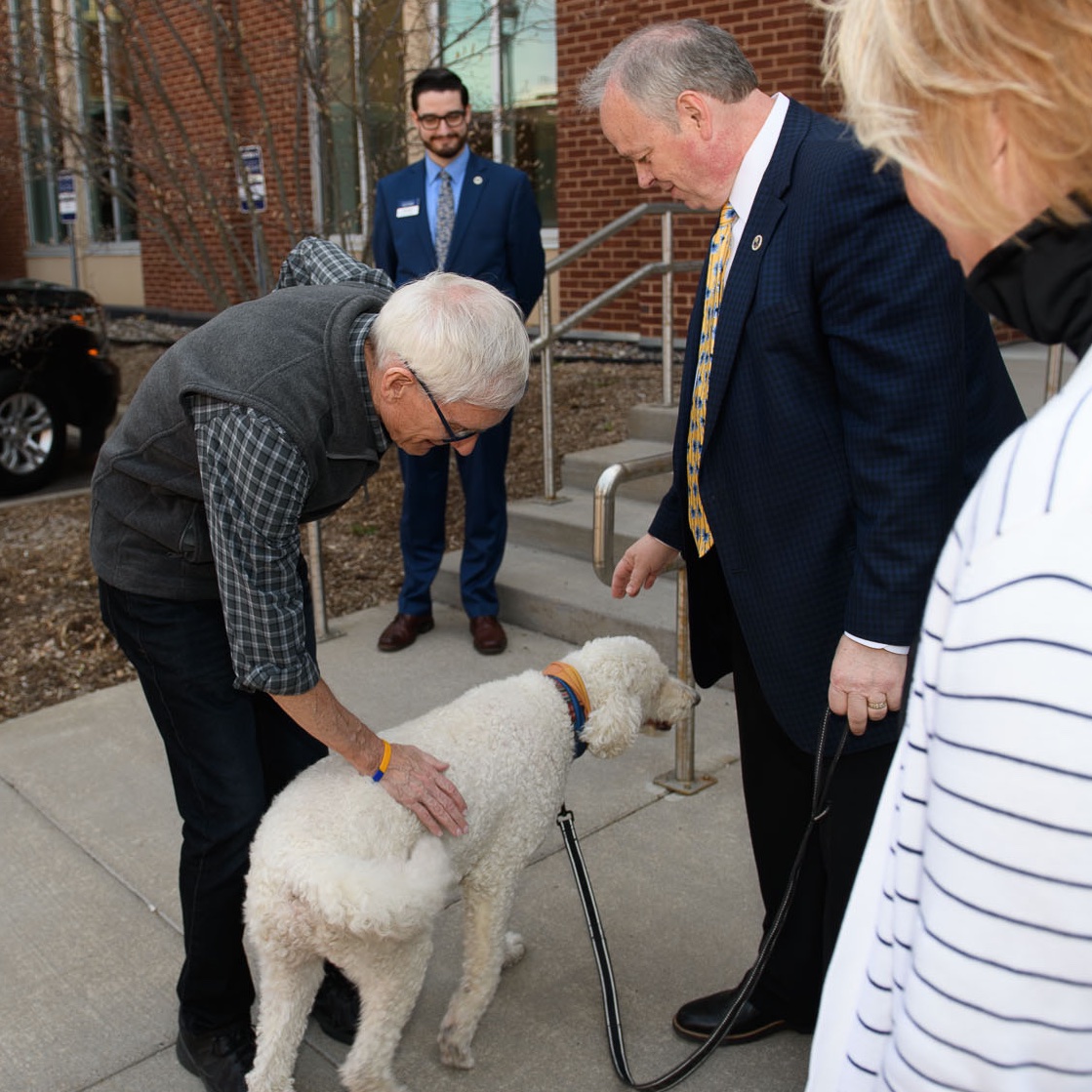 JMUPresidentJim's tweet photo. Everyone LOVES #BarkBreak!
@GovEvers and @LGMandelaBarnes joined me & Charlie in wishing Blugolds well as spring semester winds down.
A beautiful spring day at @UWEauClaire!
#uwec https://t.co/DqIk43Ddjh