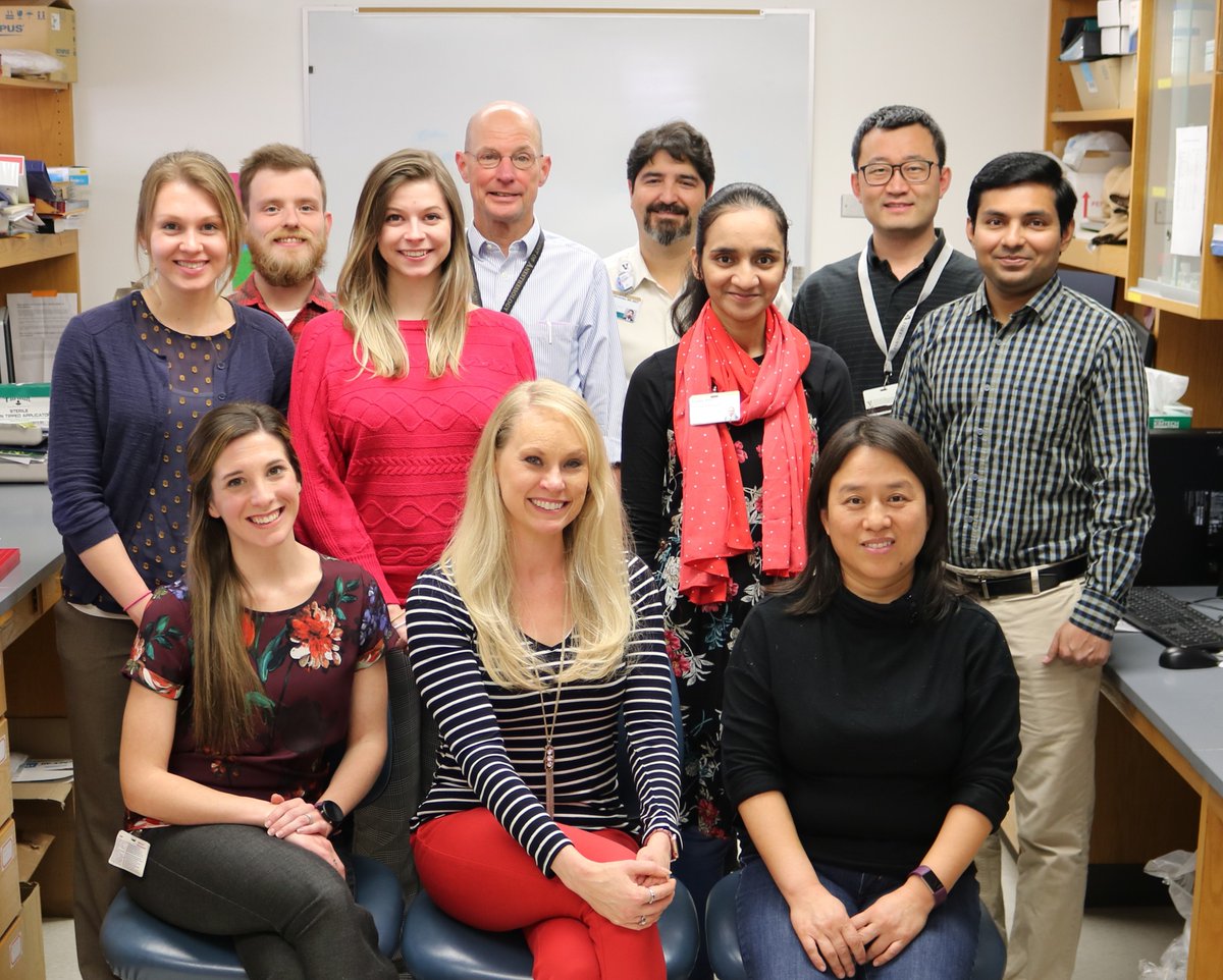 julia_bohannon's tweet photo. The Bohannon/Sherwood Lab is looking for postdocs & staff scientists to join our @VUMCResearch team! If you want to learn more about #TLR-mediated #trainedimmunity and treatments to boost immunity in the immunocompromised, DM me! #postdocjobs #PhDgrads #sepsis #burnresearch https://t.co/68h3qTWjVF