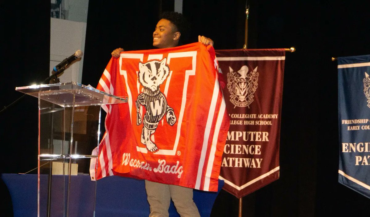 myfnn's tweet photo. Tuesday, May 3, 2022: Friendship Collegiate Academy Seniors Commit to the College of their Choice At Signing Day. #ClassOf2022 #college
#CollegeSigningDay https://t.co/mUFLmmr9JW