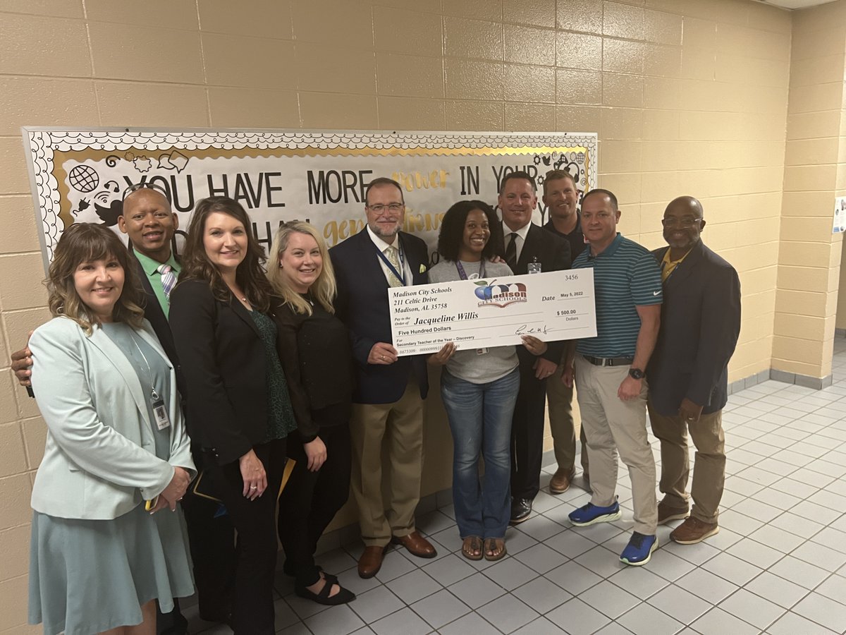 madisonschools's tweet photo. Discovery Middle School voted Kemi Loftin as Staff Member of the Year and Jacqueline Willis as Teacher of the Year. Congratulations. #mcslearn https://t.co/zgICHxckbl