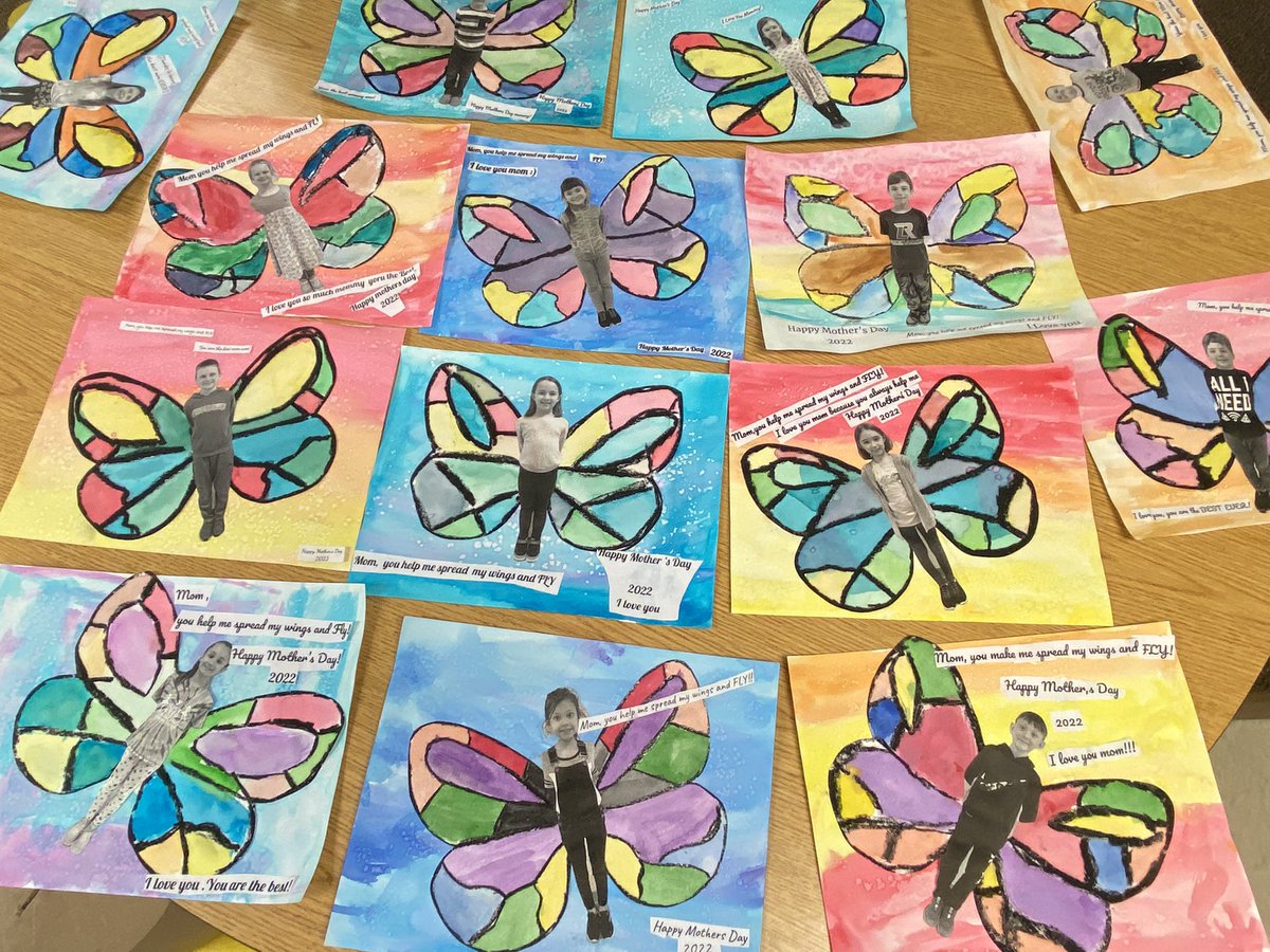 GantzValeri's tweet photo. Our Mother’s Day projects turned out amazing! Thank you to all the moms who help make your child SOAR in school and in life. ❤️ #myjblions https://t.co/FYIGI0Vdmt