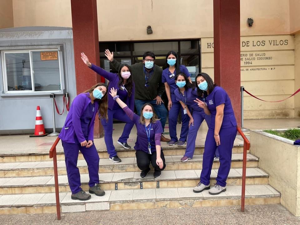 Hoy también saludamos con mucho cariño a las nutricionistas de #ElHospitalDeLosVileños en su día. Admiramos y valoramos su compromiso en la promoción de estilos de vida saludables y alimentación de nuestros pacientes 💜🏥🎊 ¡Felicidades!
#DíaDelNutricionista
#Nutricionistas