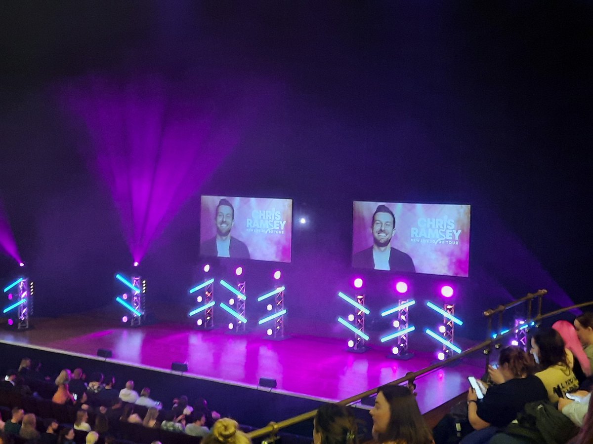 AbiStanley89's tweet photo. Well that was SO worth the 2 year wait. @IAmChrisRamsey and @CPHutchinson take a bow lads. My belly hurts, my face hurts. Now just a small train journey and a car ride home to bed. Been up since 430am ๐ What a pleasure it was to watch you both. #comedy #twoyearwait #Sheffield https://t.co/ZV28VaFDlu